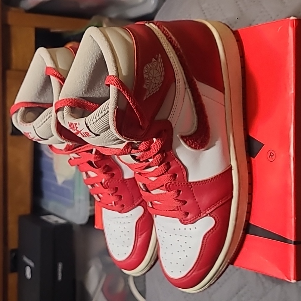 Air Jordan 1 Retro Hi OG- Size 8.5W